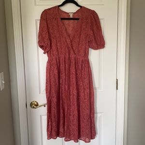 Hinge lace dress